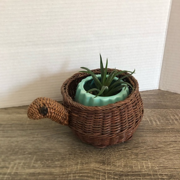 Vtg Brown Woven Turtle Planter - Picture 1 of 10